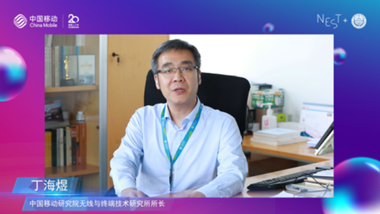 電腦前的男人

描述已自動生成